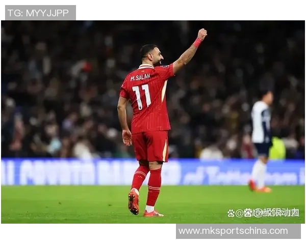 英超焦点战：皇马逆转利物浦引发转会热议与全场沸腾