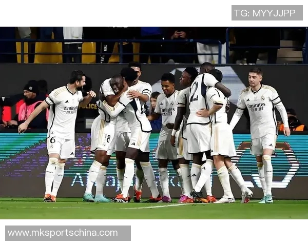 英超盛宴:巴萨狂胜皇马五球大捷战术解析引发全场沸腾 英超盛宴:巴萨狂胜皇马五球大捷战术解析引发全场沸腾