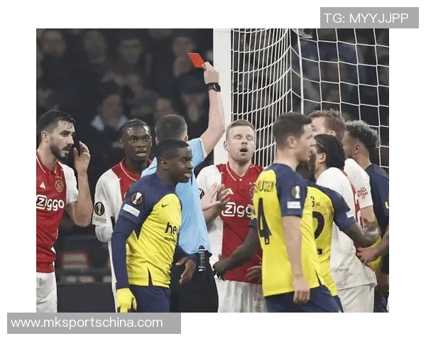 欧联杯激战莱比锡绝杀利物浦引发争议判罚全场沸腾 欧联杯激战莱比锡绝杀利物浦引发争议判罚全场沸腾