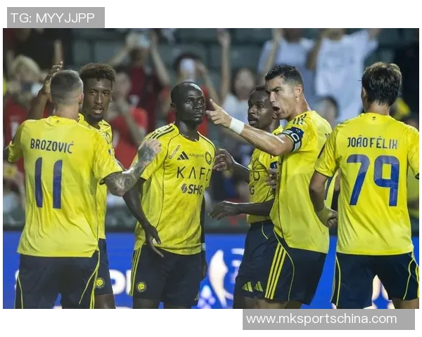 英超激战：AC米兰狂胜皇马红牌事件引发全场热议与转会传闻