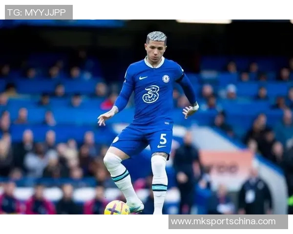 世界杯波尔图与切尔西激战成平局乌龙球成比赛转折点引发热议