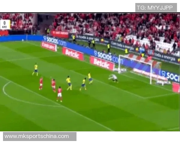 本菲卡逆袭拜仁上演经典对决足总杯历史冷门帽子戏法引爆全场