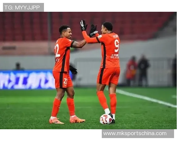 中超精彩对决多特蒙德狂胜利物浦四球引爆全场激情