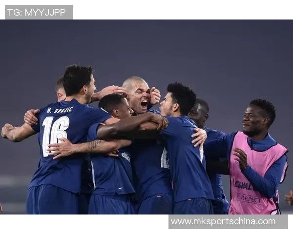 中超精彩对决尤文图斯与波尔图战成平局神扑瞬间引发全场热烈反响