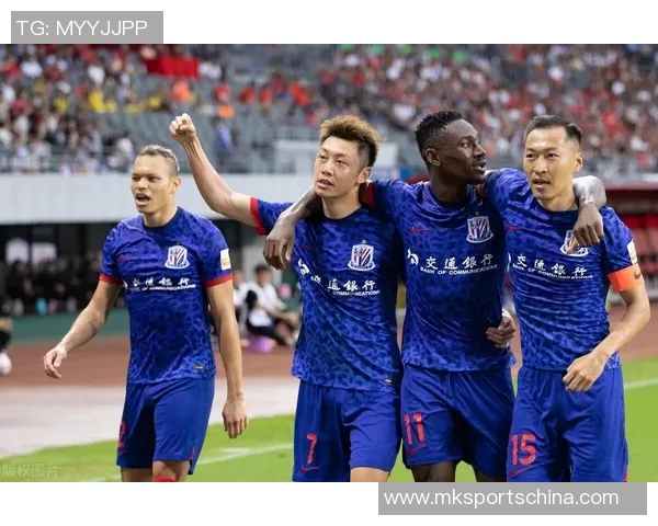 中超精彩对决AC米兰与里昂握手言和绝杀瞬间引发全场沸腾